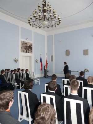 Fotografie – 2009 Předání maturitního vysvědčení