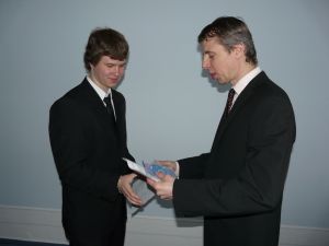 Fotografie – 2013 Předání maturitního vysvědčení