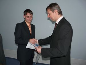 Fotografie – 2013 Předání maturitního vysvědčení