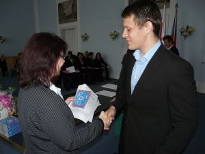 Fotografie – 2013 Předání maturitního vysvědčení