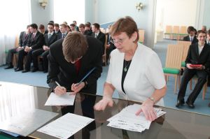 Fotografie – 2014 Předání maturitního vysvědčení