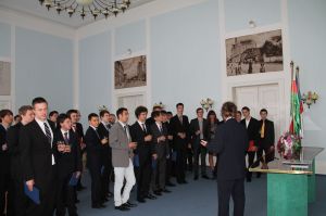 Fotografie – 2014 Předání maturitního vysvědčení