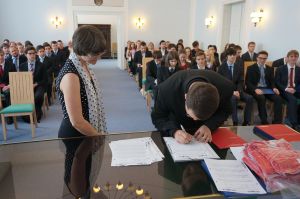 Fotografie – 2015 Předání maturitního vysvědčení