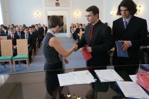 Fotografie – 2015 Předání maturitního vysvědčení