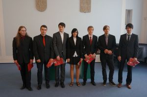 Fotografie – 2015 Předání maturitního vysvědčení