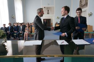Fotografie – 2016 Předání maturitního vysvědčení