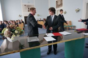 Fotografie – 2016 Předání maturitního vysvědčení