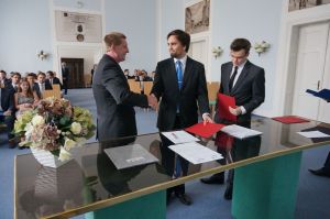 Fotografie – 2016 Předání maturitního vysvědčení