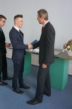 Fotografie – 2017 Předání maturitního vysvědčení
