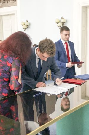 Fotografie – 2018 Předání maturitního vysvědčení