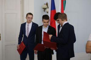 Fotografie – 2023 Předání maturitního vysvědčení
