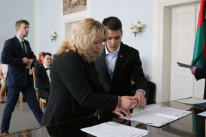 Fotografie – 2023 Předání maturitního vysvědčení