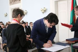 Fotografie – 2023 Předání maturitního vysvědčení