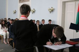 Fotografie – 2023 Předání maturitního vysvědčení