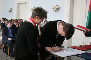 Fotografie – 2023 Předání maturitního vysvědčení