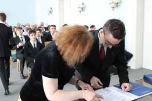 Fotografie – 2025 Předání maturitního vysvědčení