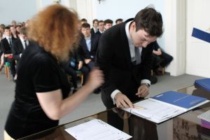 Fotografie – 2025 Předání maturitního vysvědčení