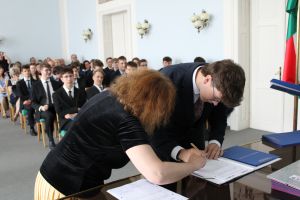 Fotografie – 2025 Předání maturitního vysvědčení