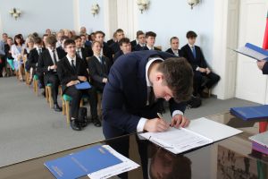 Fotografie – 2025 Předání maturitního vysvědčení