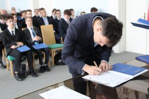 Fotografie – 2025 Předání maturitního vysvědčení