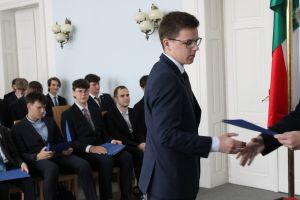 Fotografie – 2025 Předání maturitního vysvědčení