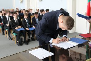 Fotografie – 2025 Předání maturitního vysvědčení