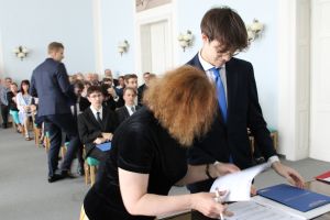 Fotografie – 2025 Předání maturitního vysvědčení