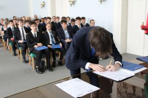 Fotografie – 2025 Předání maturitního vysvědčení