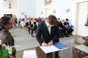 Fotografie – 2025 Předání maturitního vysvědčení