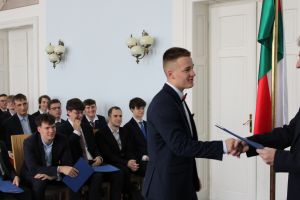 Fotografie – 2025 Předání maturitního vysvědčení