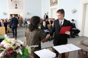 Fotografie – 2025 Předání maturitního vysvědčení