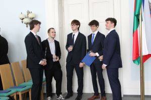 Fotografie – 2025 Předání maturitního vysvědčení