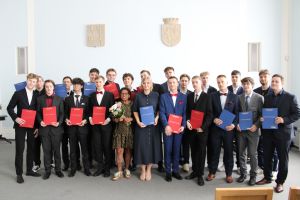 Fotografie – 2025 Předání maturitního vysvědčení