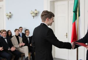 Fotografie – 2025 Předání maturitního vysvědčení