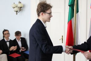 Fotografie – 2025 Předání maturitního vysvědčení