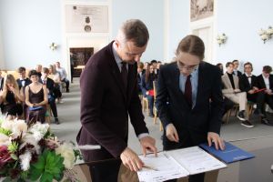 Fotografie – 2025 Předání maturitního vysvědčení