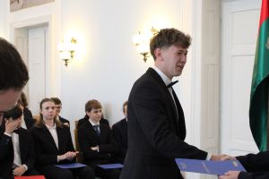 Fotografie – 2026 Předání maturitního vysvědčení