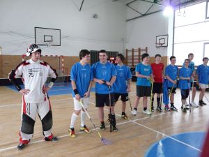 Fotografie – 2013 Florbal (přátelské Utkání s Gymnáziem Špitálská)